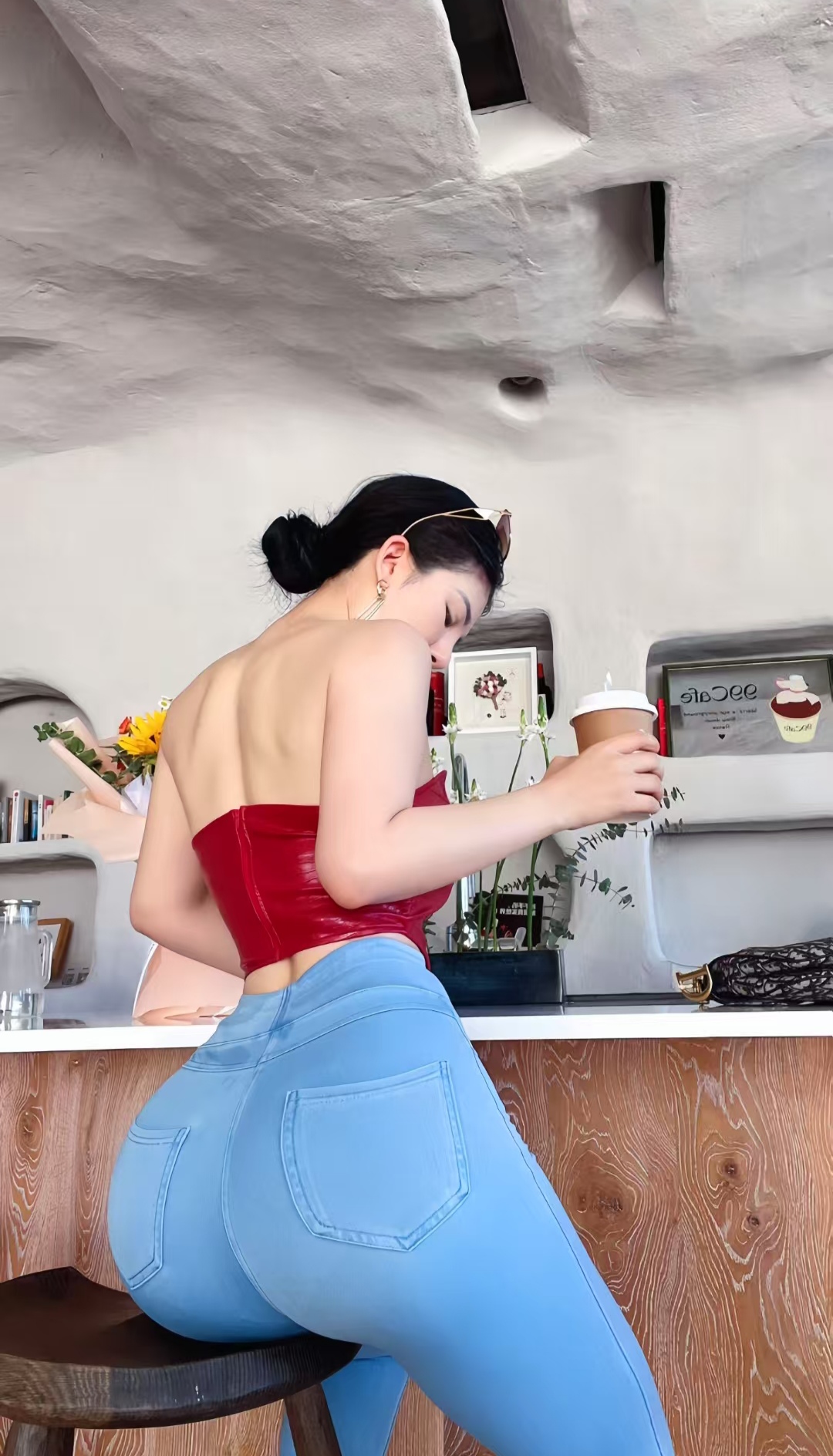 丰乳肥臀小蛮腰极品炮架