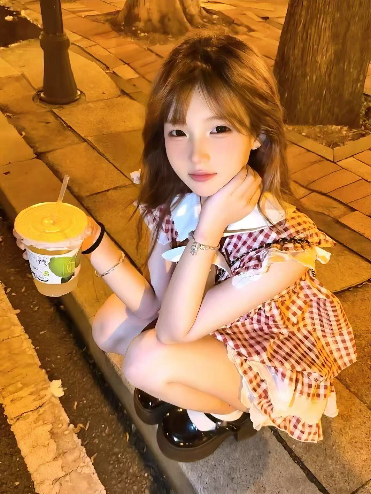 白嫩萝莉萌妹子siri