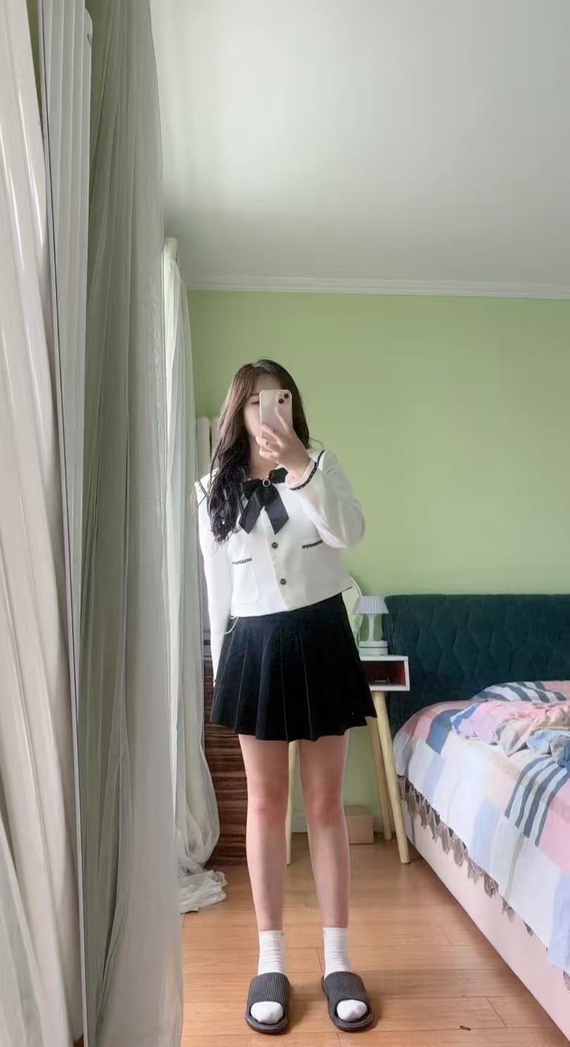 驷马桥白嫩制服甜妹妮妮