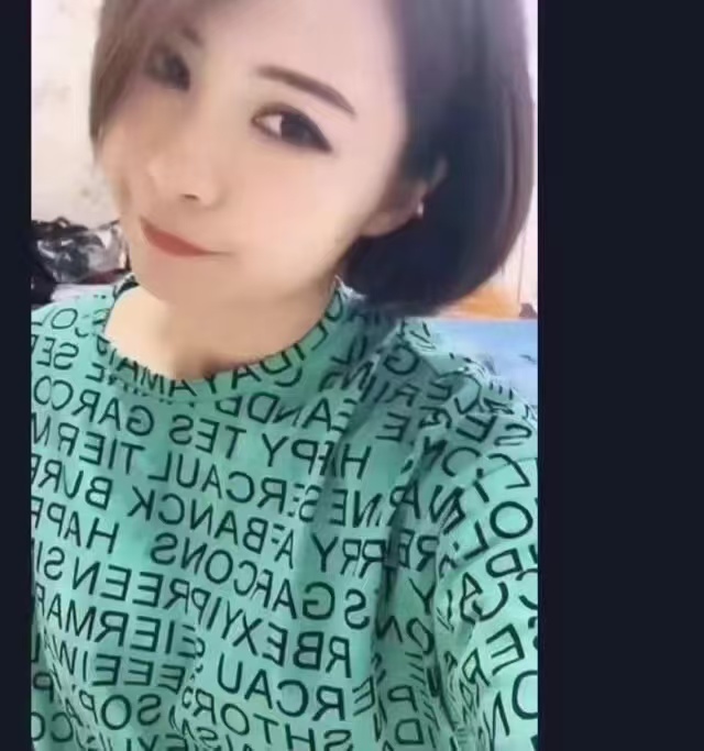 朝阳热辣短发妞岚岚