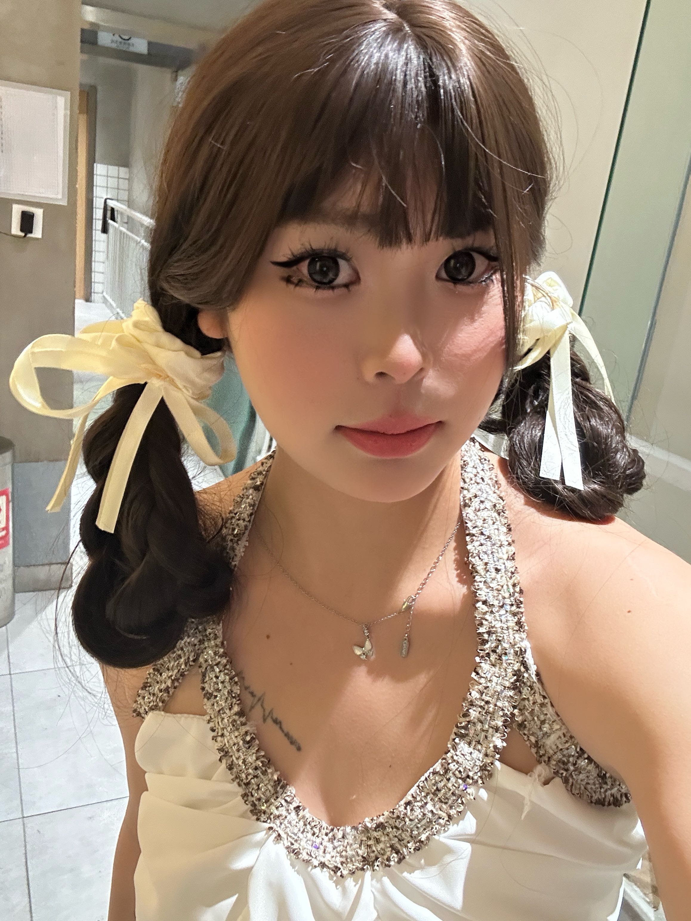 路桥大奶性感妹妹刚下海