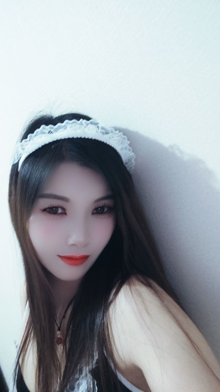 六合翘臀粉嫩妹