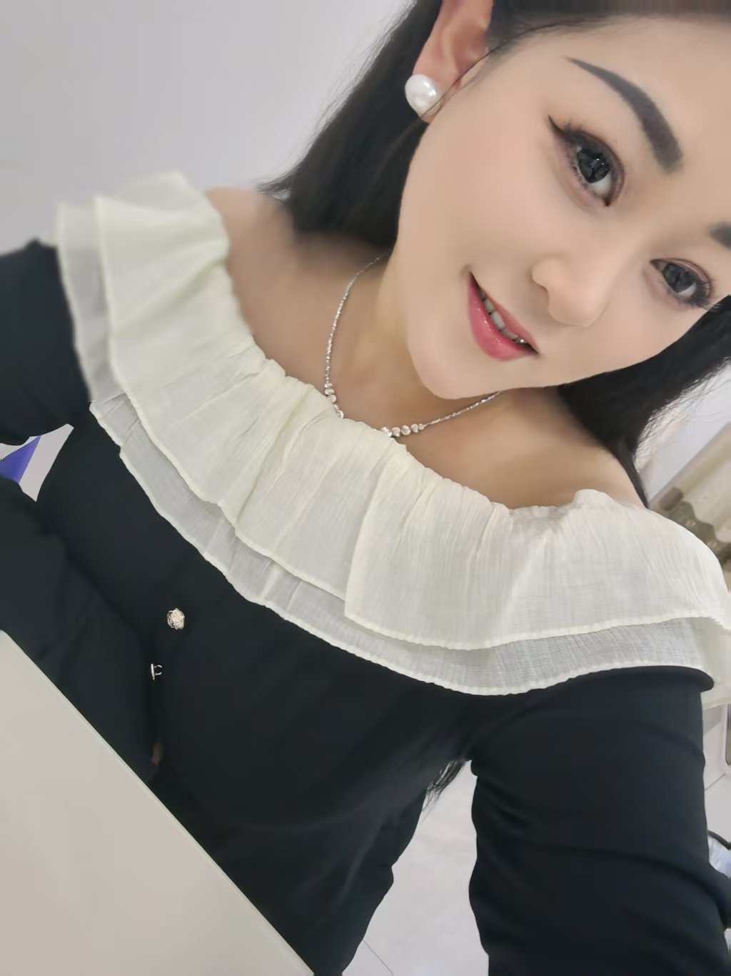 丰满迷人小姐姐