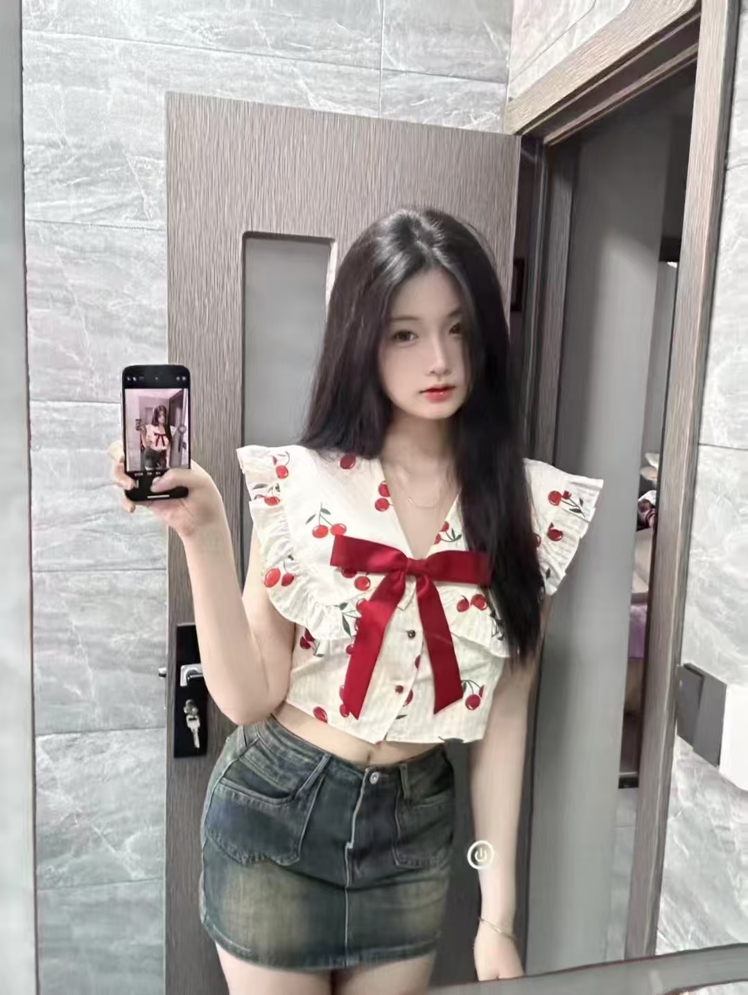 白嫩完美炮架子牛奶