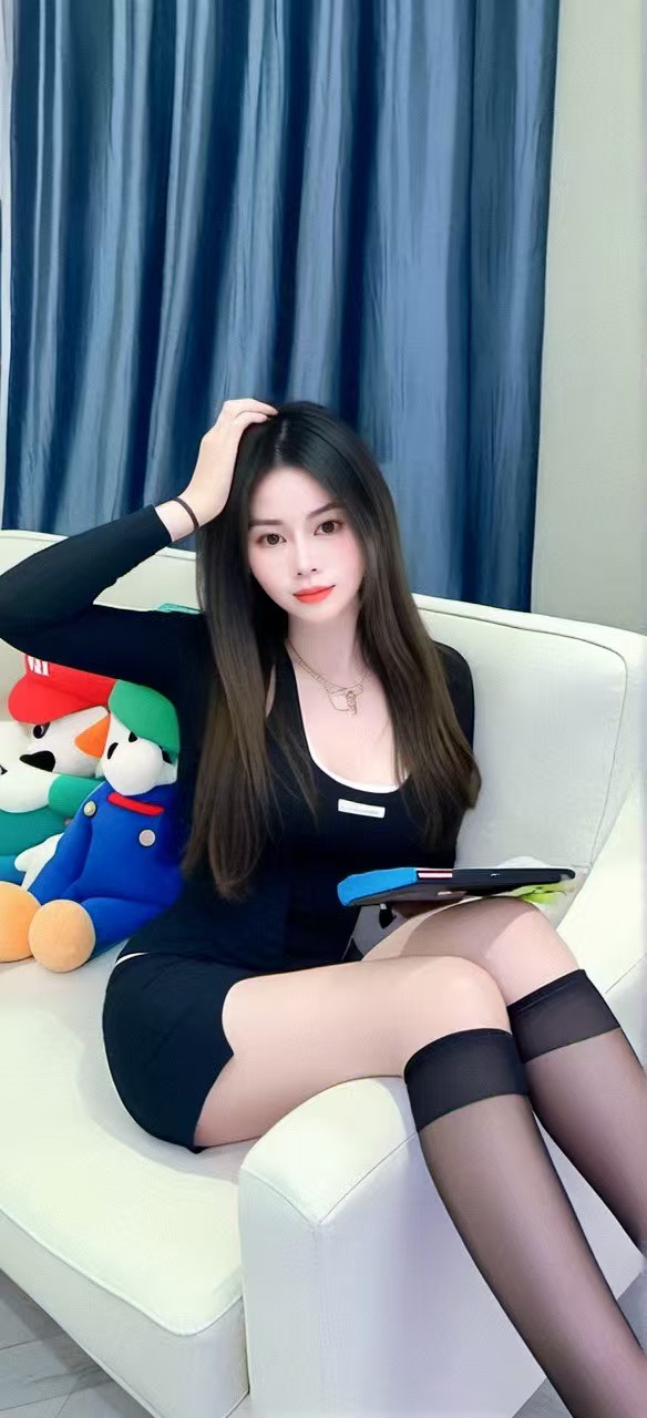 天府二街丝袜美腿乐乐