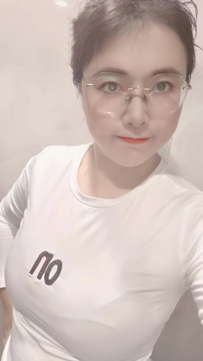 罗湖爆乳眼镜妞果果