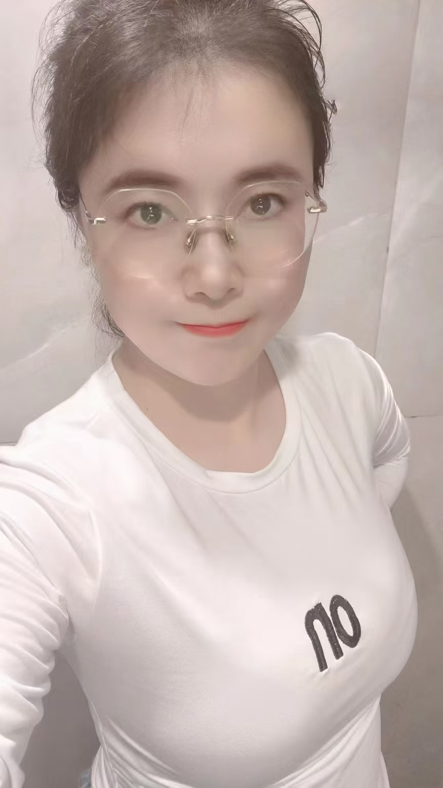 罗湖爆乳眼镜妞果果