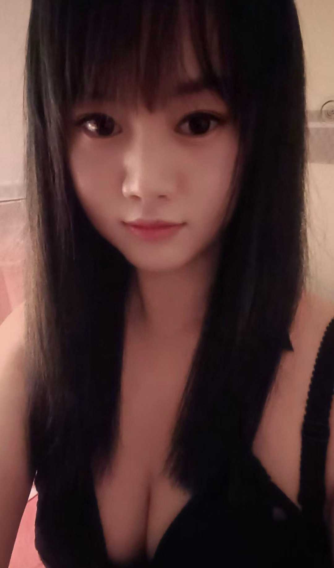 光谷热辣甜妹馨馨