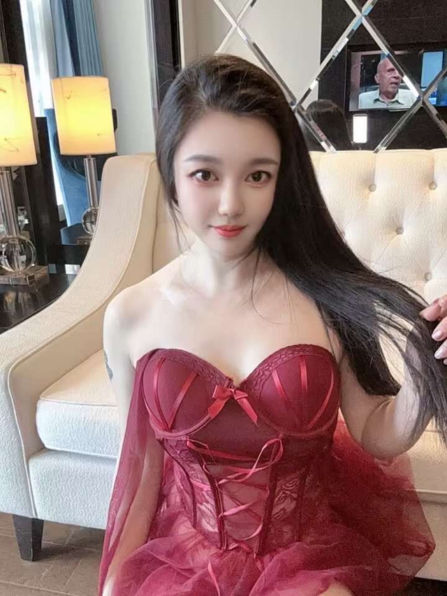 魔鬼身材萧后刘甜儿