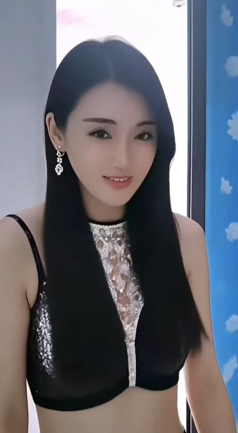 神似伊能静的姐姐胭脂