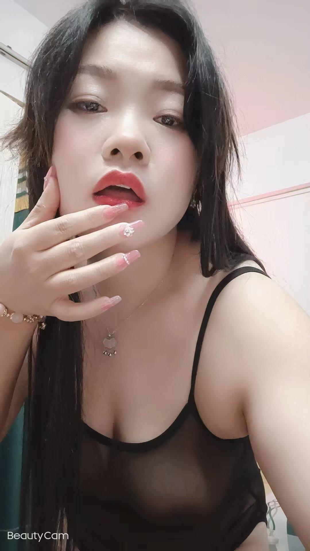 丰润魅惑欲女小爱