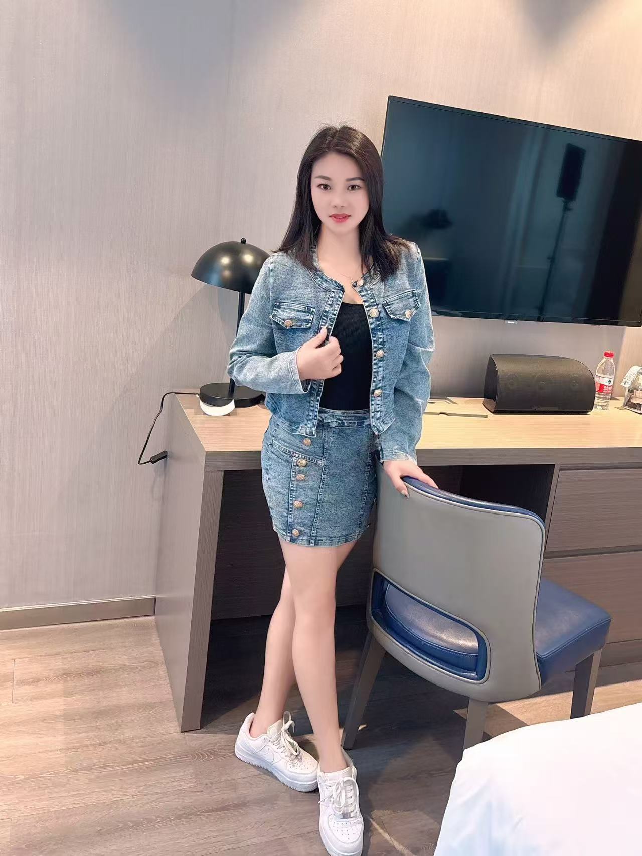 世茂短发大胸妹欣欣