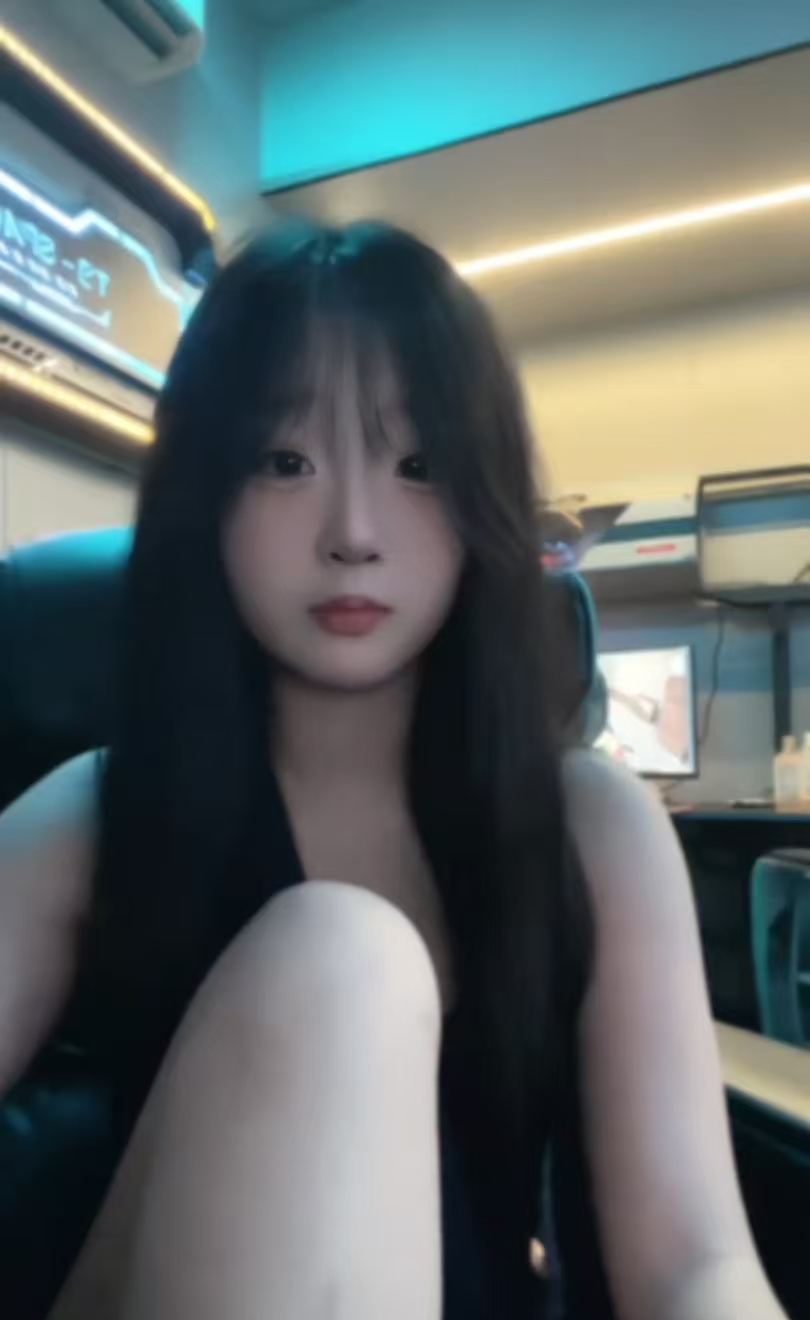 蜀山白嫩萌妹菲儿