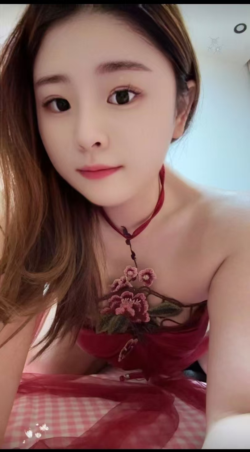 丰润白嫩小女友晶晶