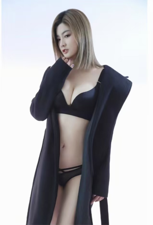 西青短发御姐撩人小九