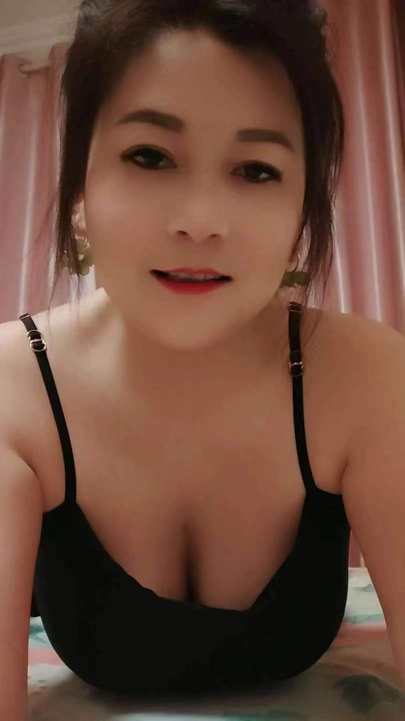 爆乳小姐姐丽丽