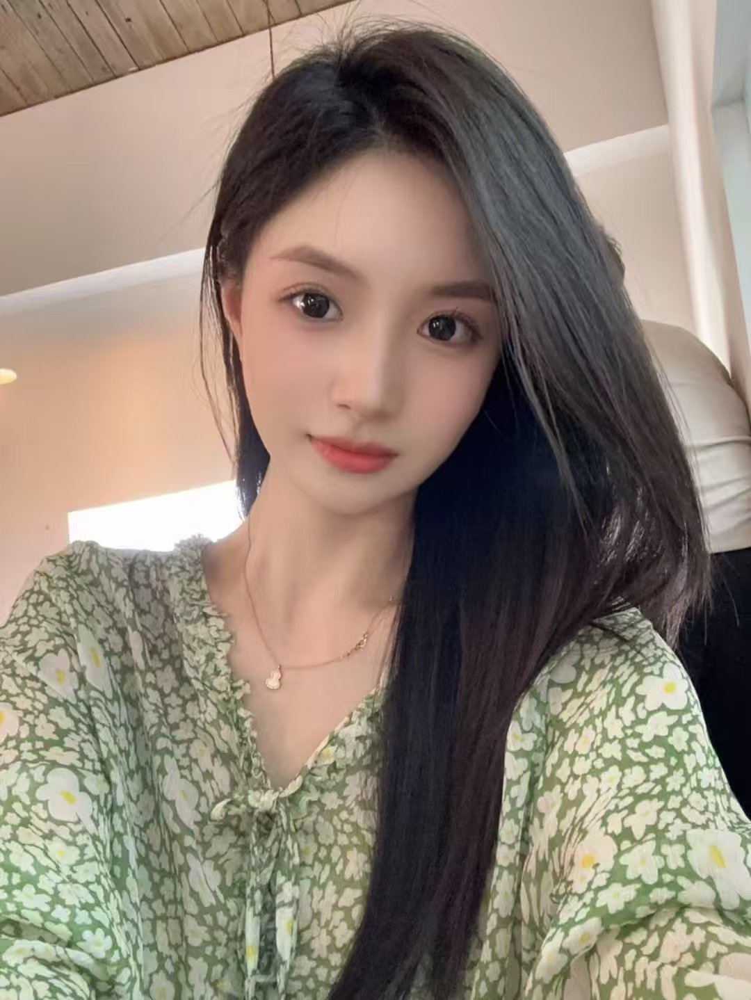 非常漂亮的嫩妹