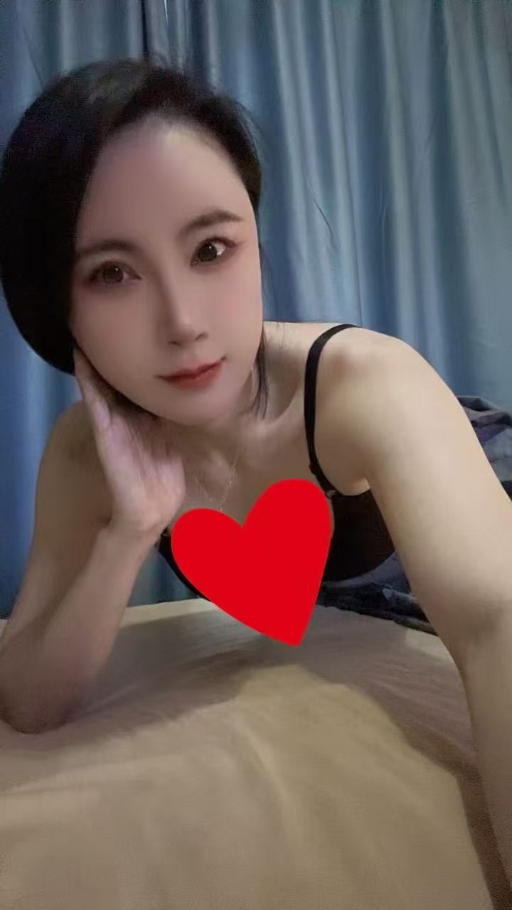 魅惑撩人小姐姐莉莉