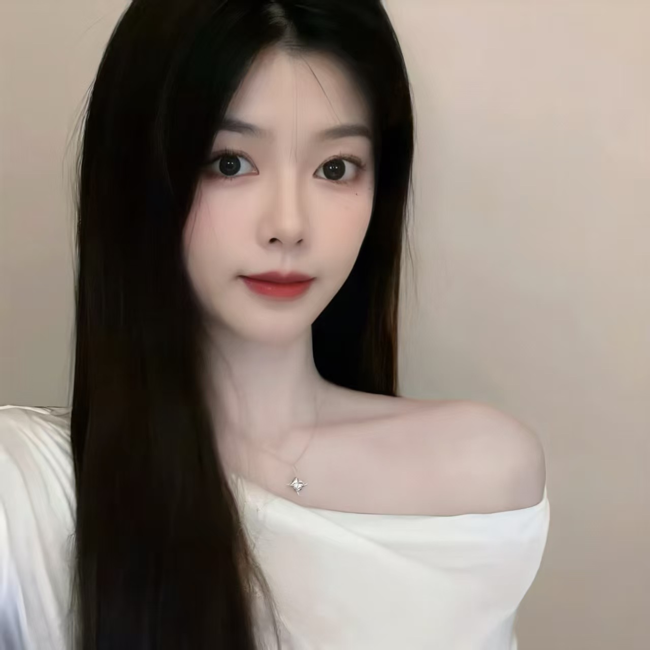 南山白嫩甜妹小月