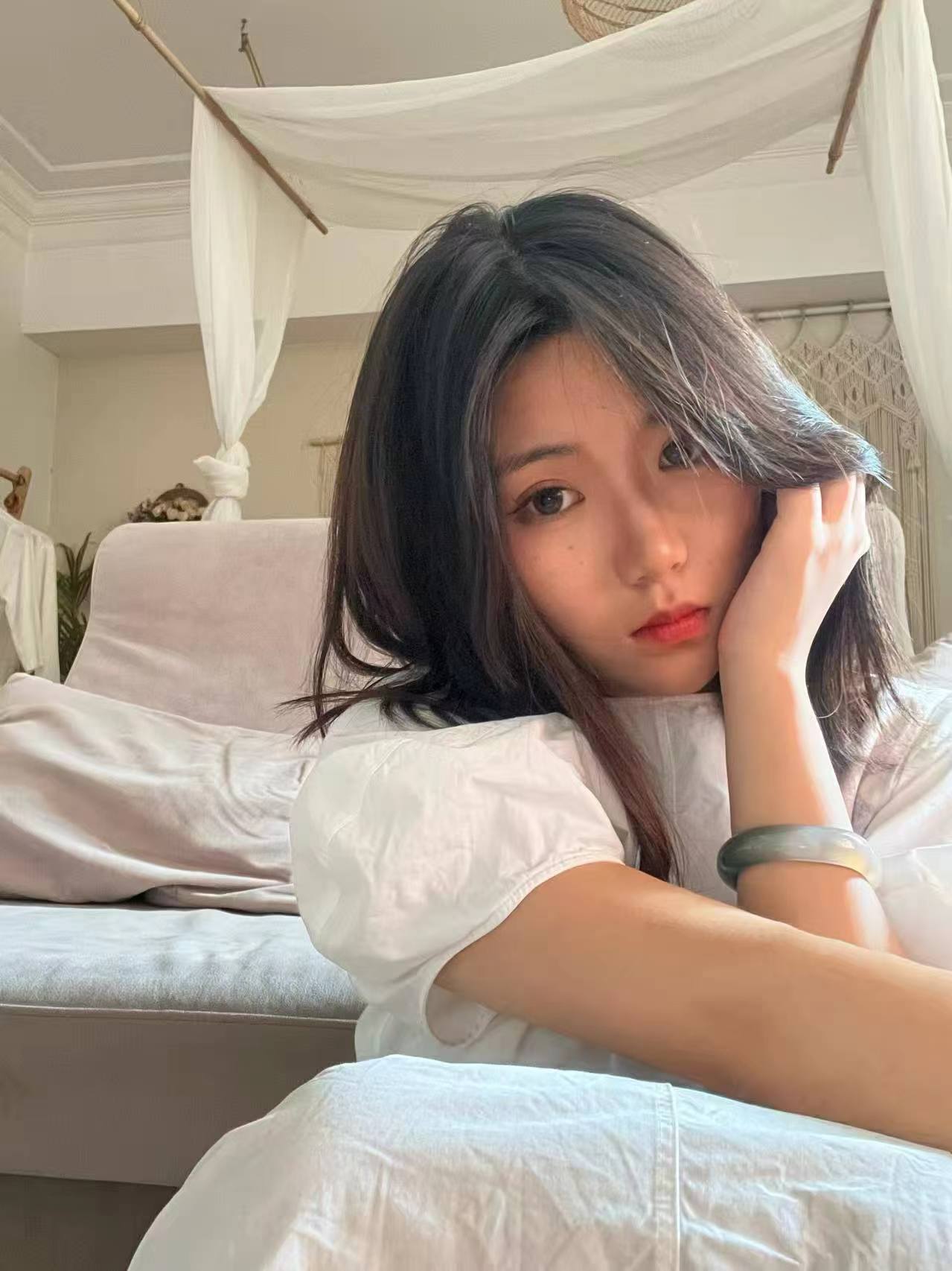 武侯短发小嫩妞宝儿