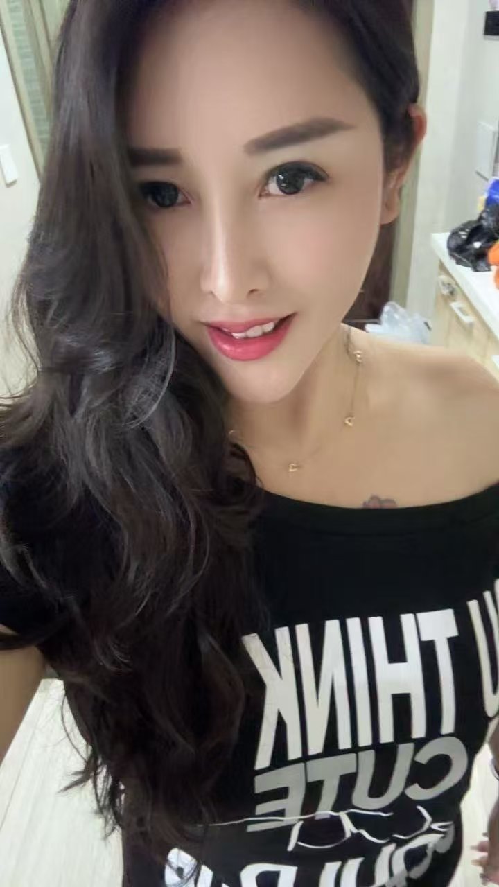 盘龙惹火情趣美妞丽丽