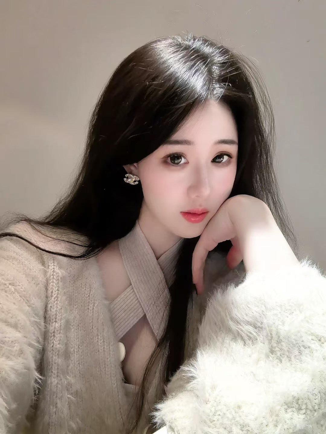 身材高挑，温柔甜美小姐姐