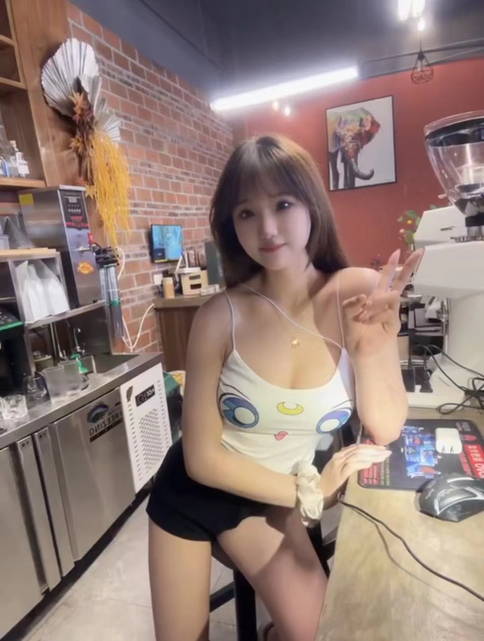 龙岗丰乳美臀娜娜