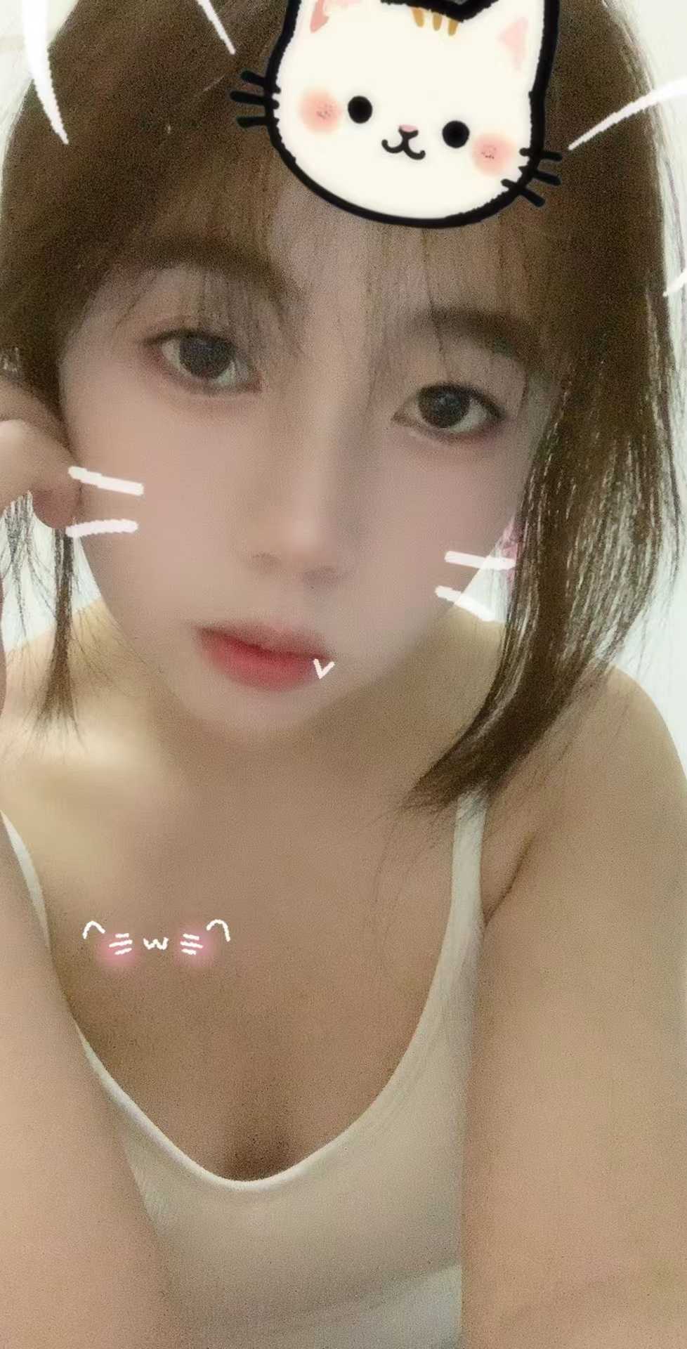 在校学生，纯情丫头