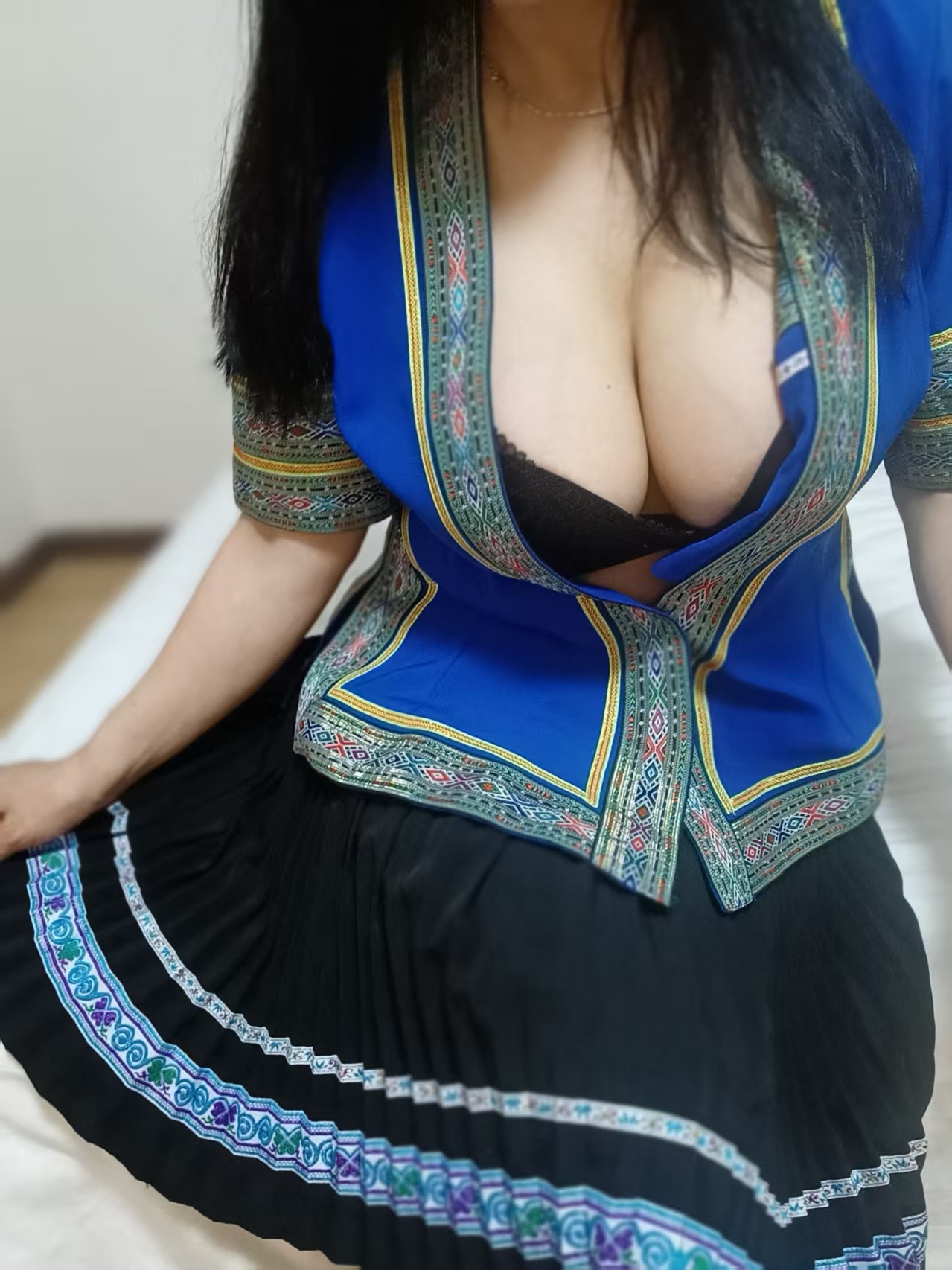 热辣身材少数民族佳佳