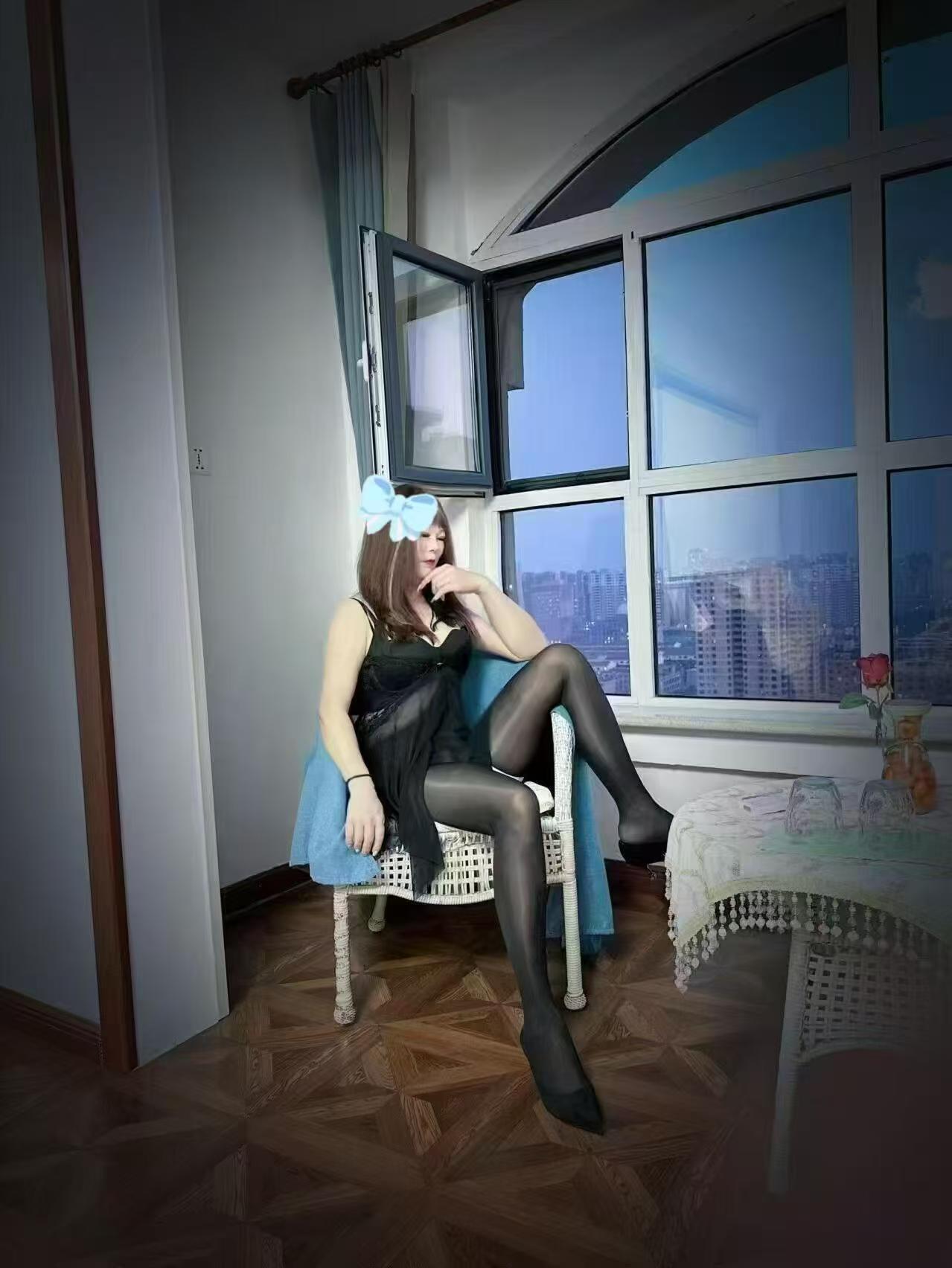 呼市白虎少妇婷婷