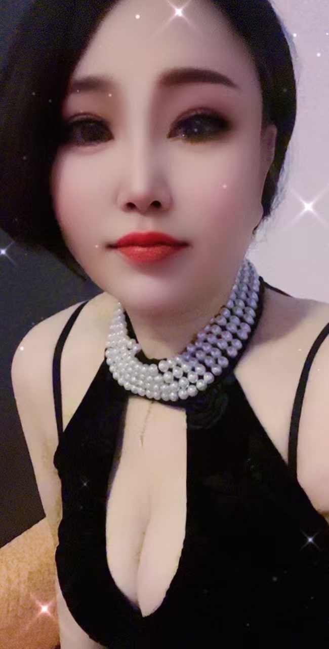 双飞热辣喷水熟女