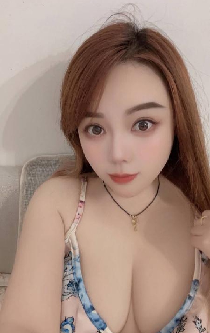 宝山丰满大胸辣妹