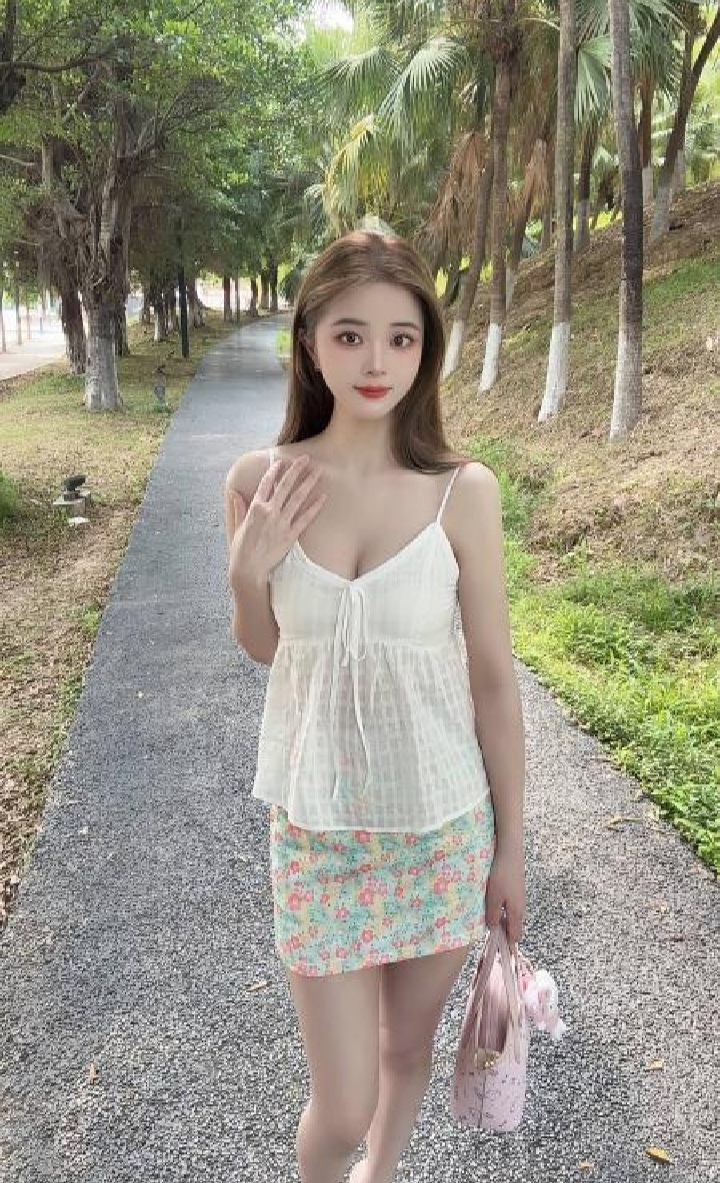 颜值大胸翘臀辣妹