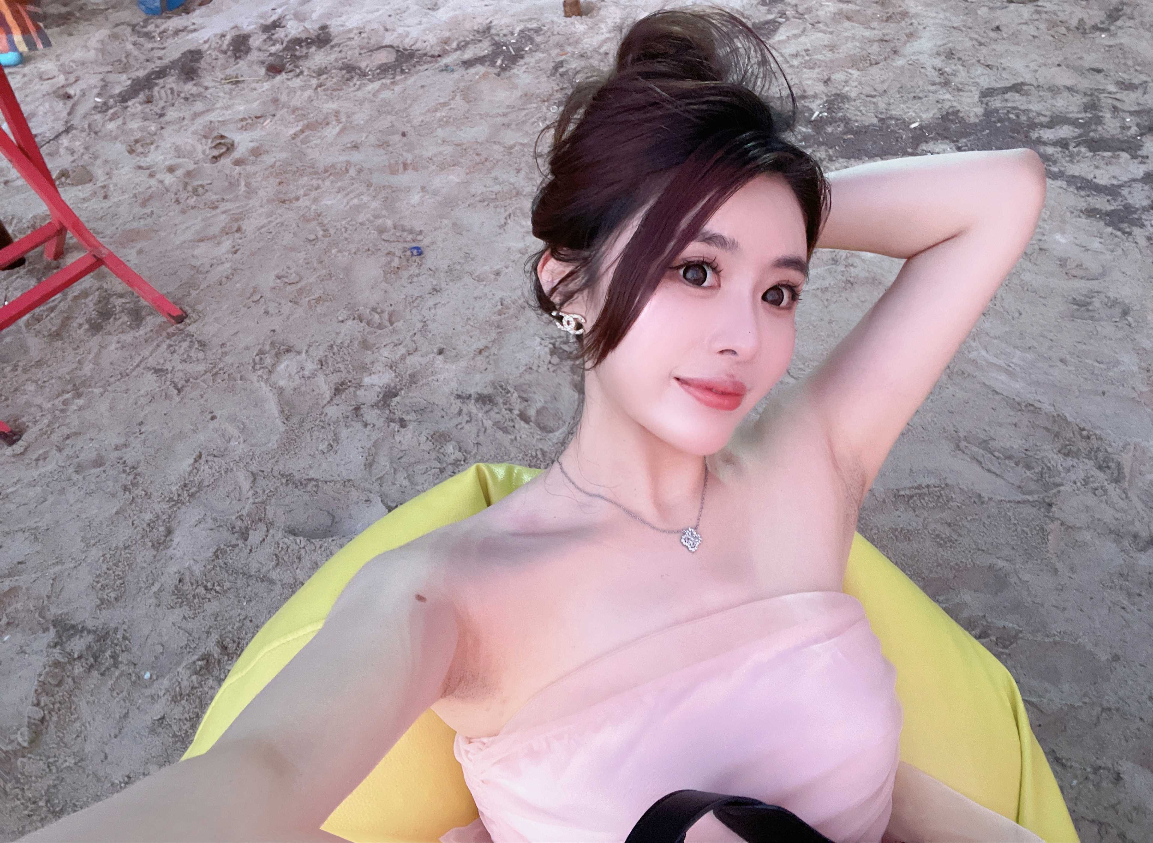 南山白嫩美妞雪梨