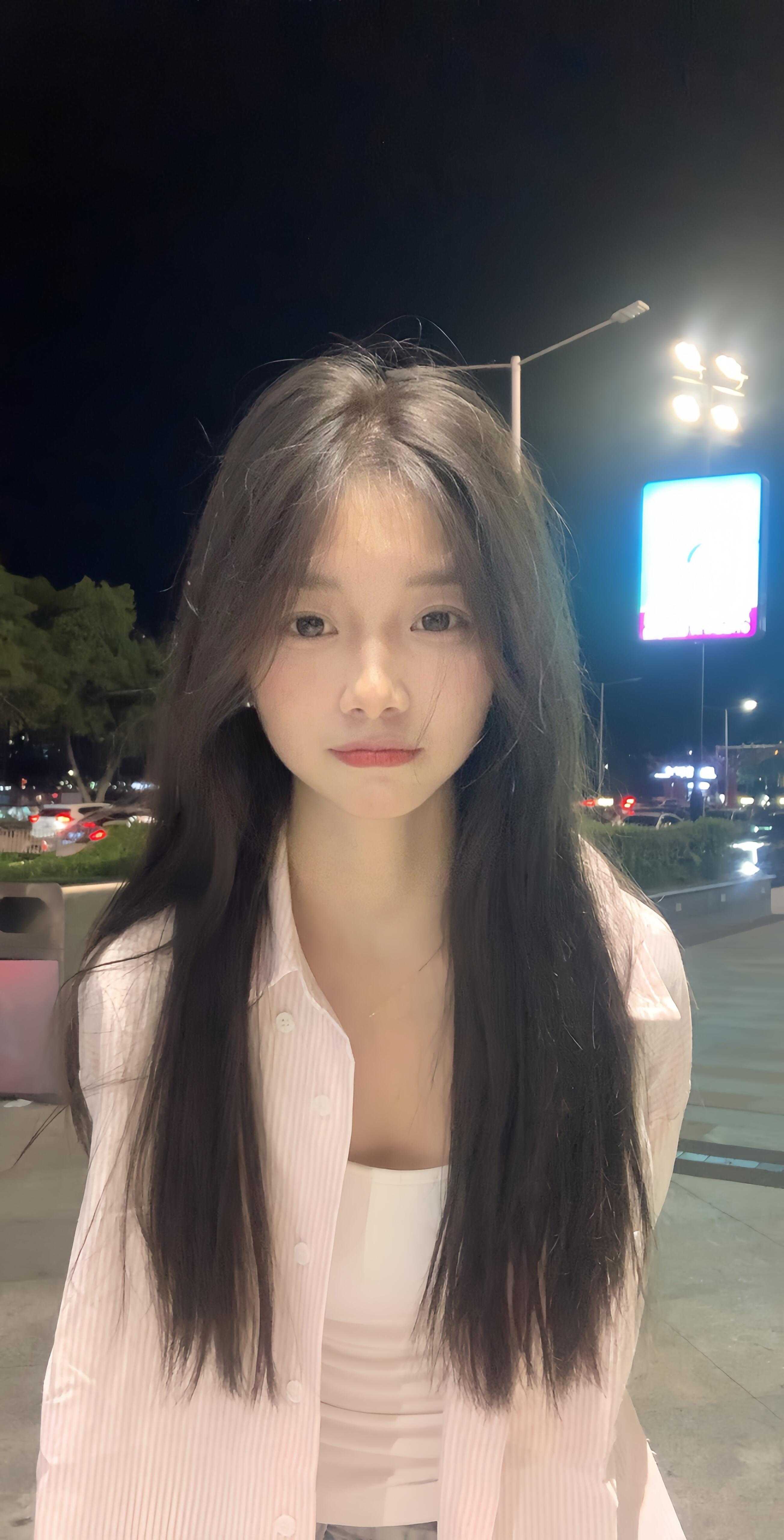 绿地乐和城00后小妹