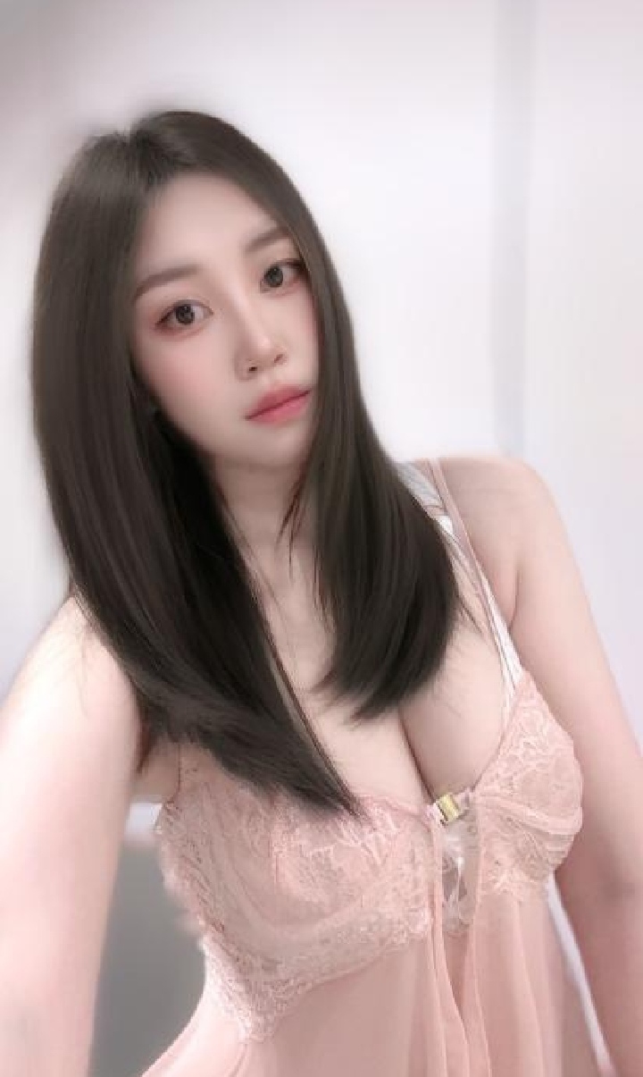 大长腿兼职美少女