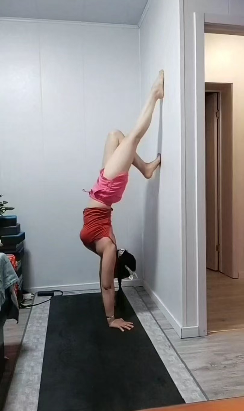 秦淮一线天大奶巨Sao