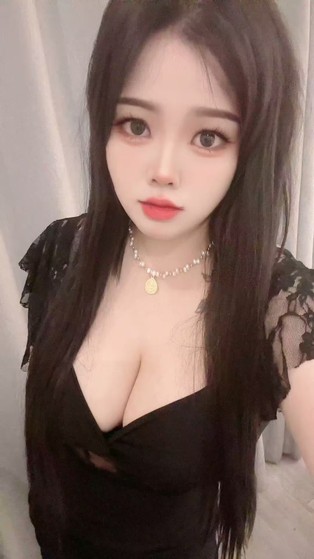 浦东丰满尤物馨馨