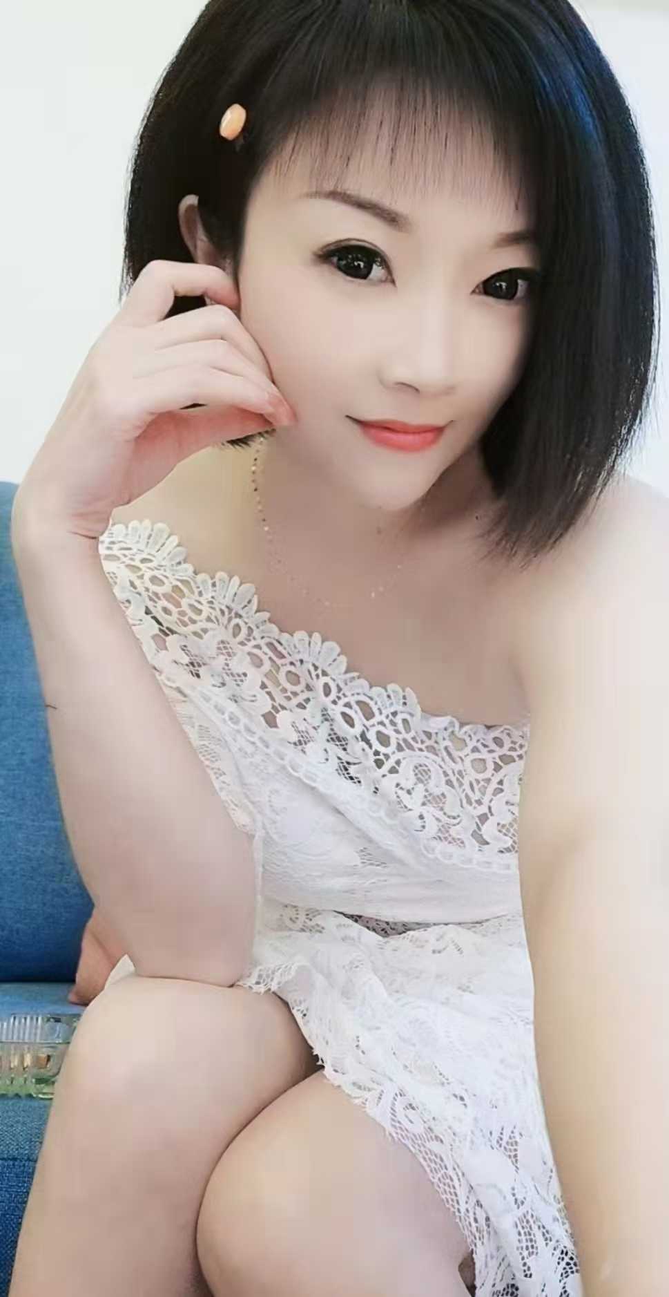 武侯短发甜妹糖糖