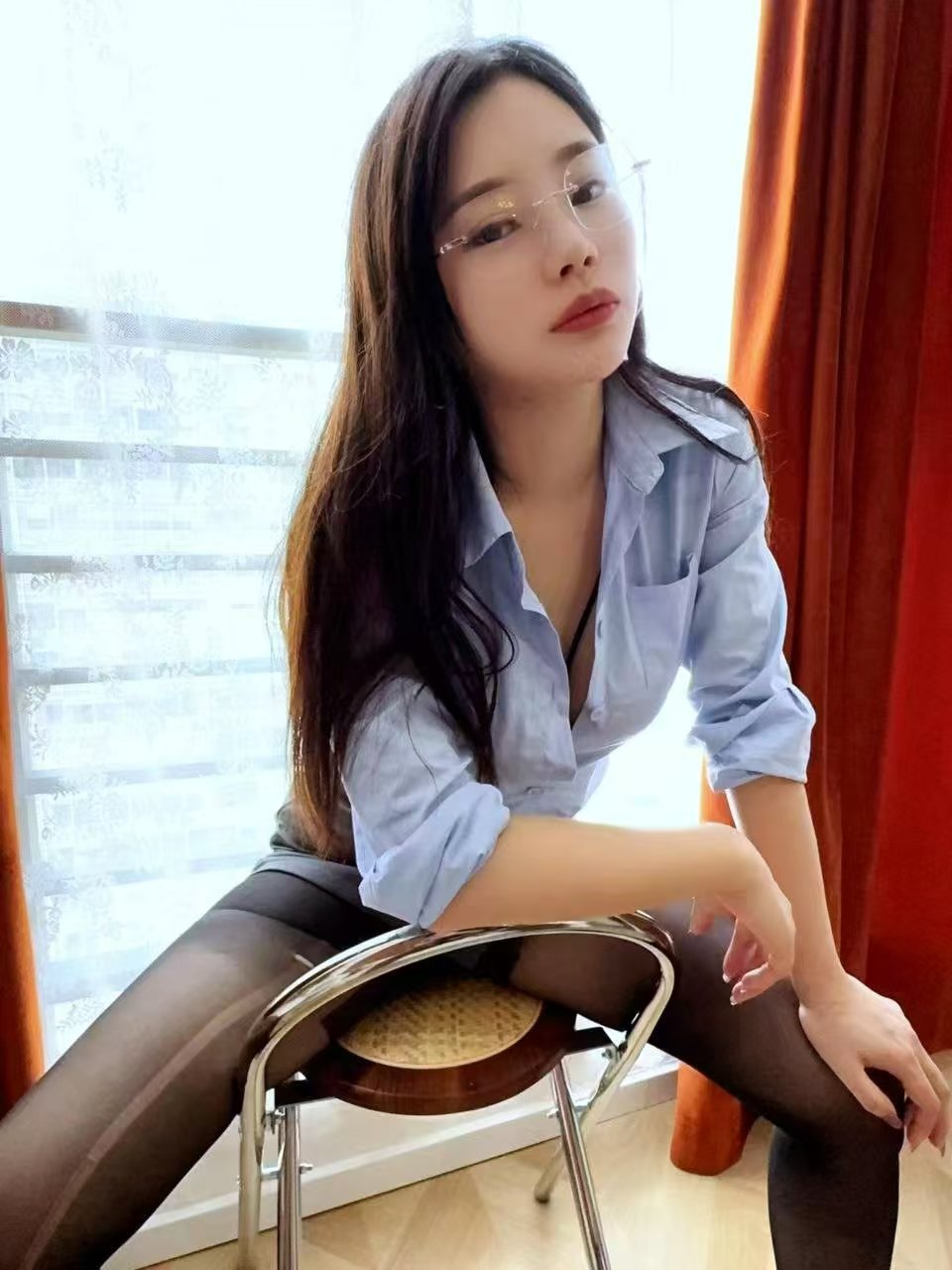 情趣制服眼镜妞妮妮