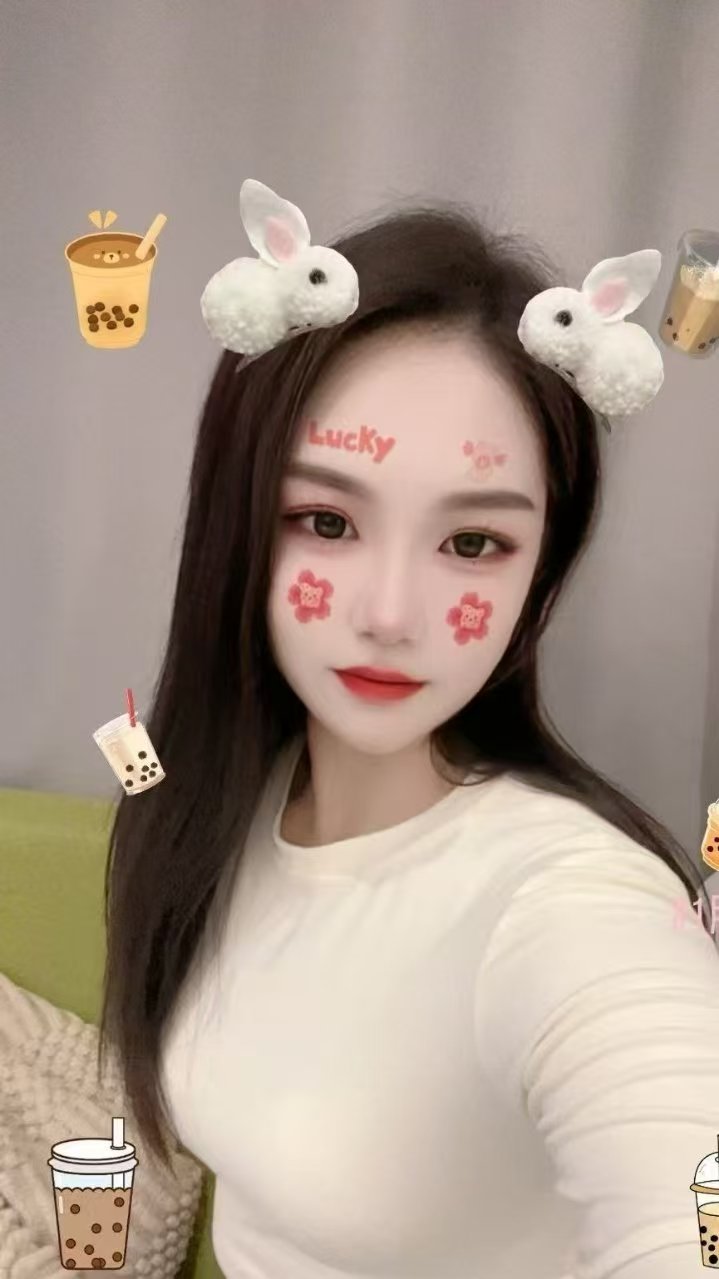 白嫩肉弹炮架琪琪