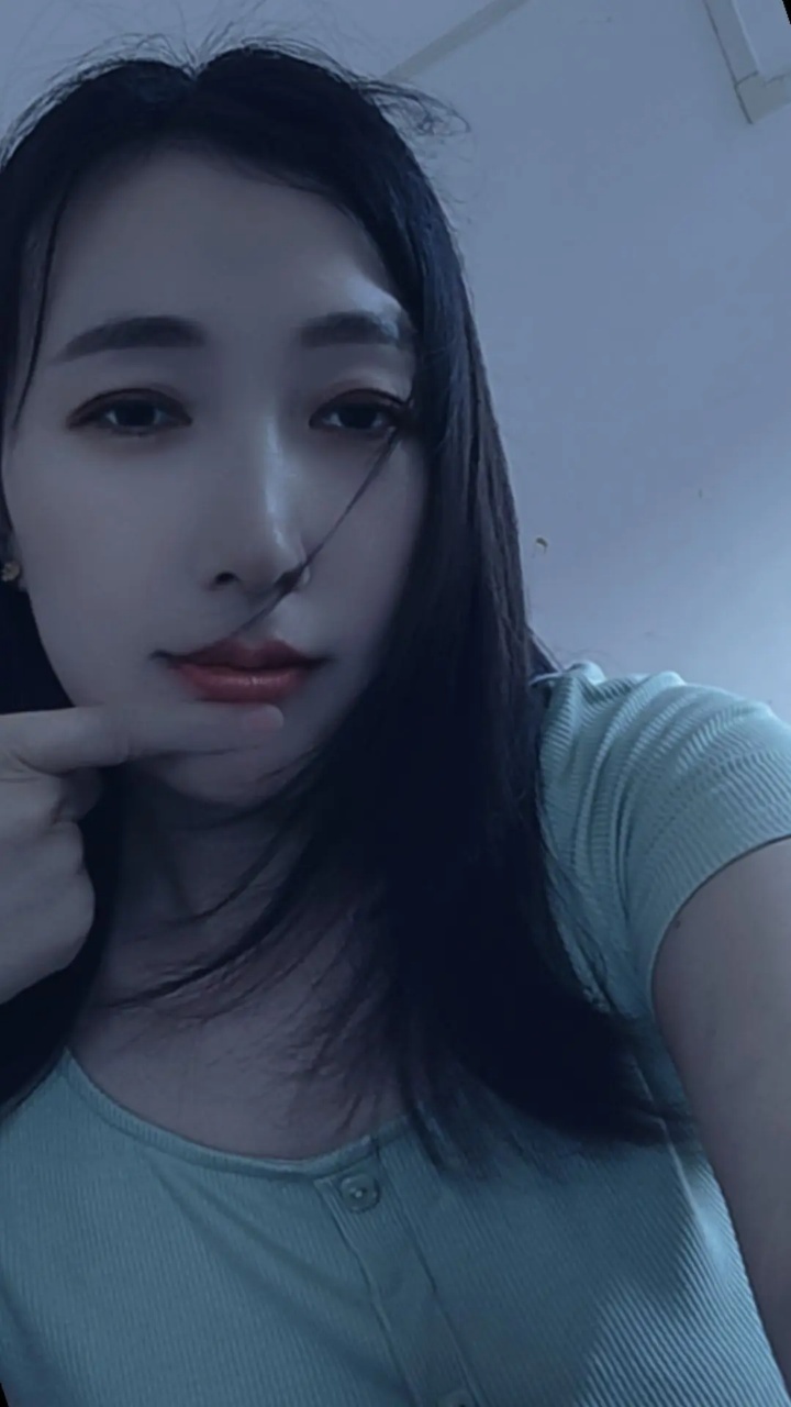 未央热辣服务系小姐姐