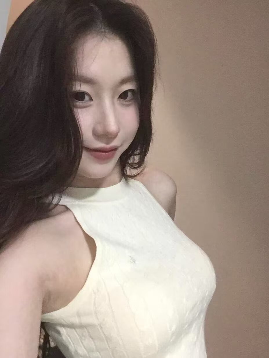 秦淮可人甜妹李李