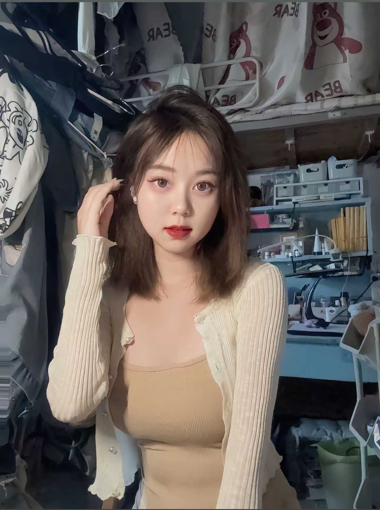 兼职嫩妹雅崽崽