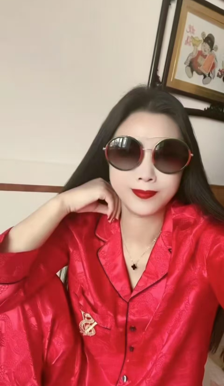 丰满性感欲女蔓琳