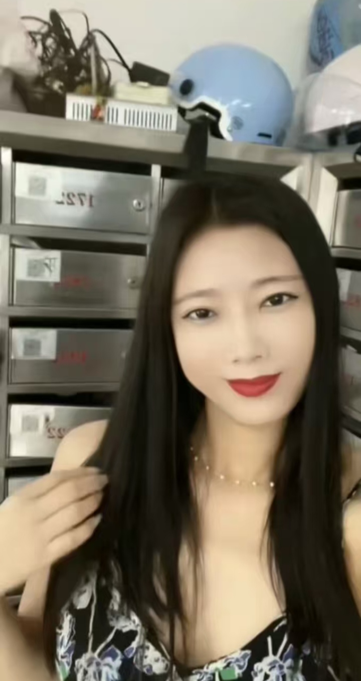 丰满性感欲女蔓琳