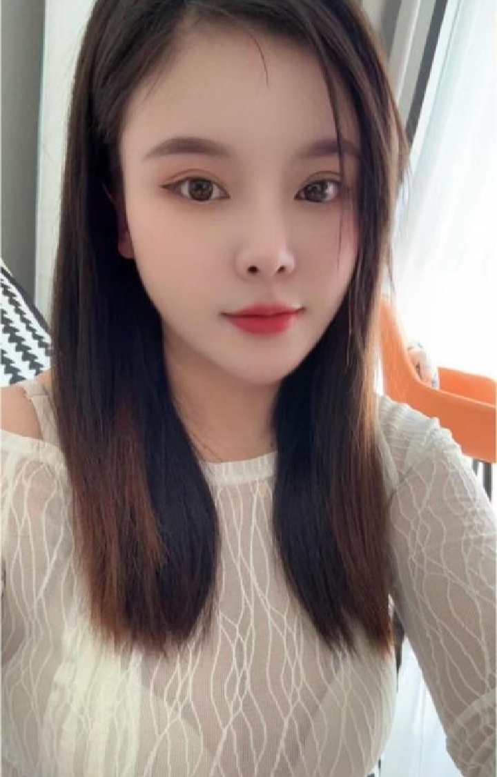 肤白温柔大奶小钰