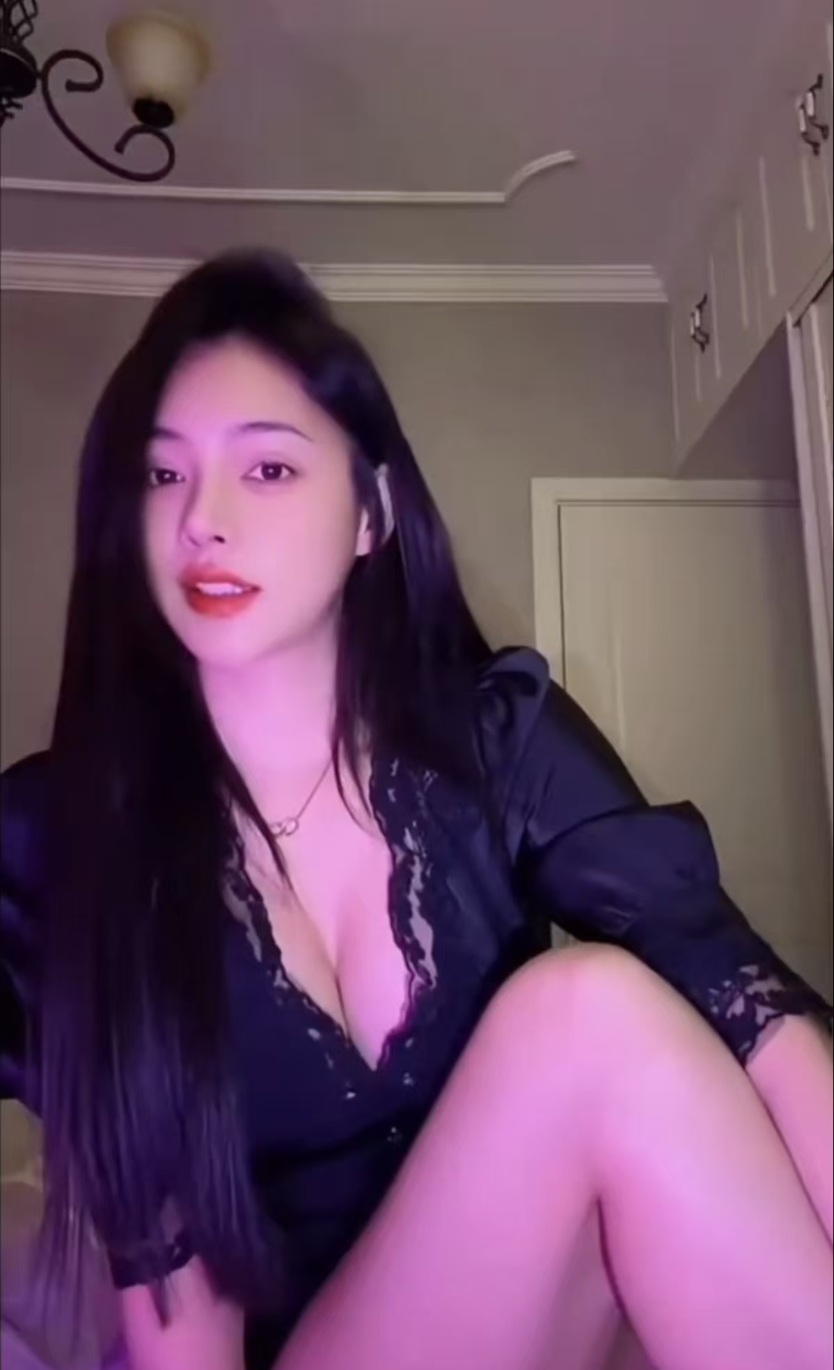 洪山性感美妞七月