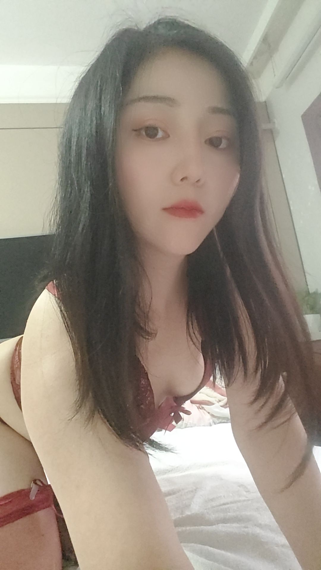 静安三通美乳小少妇