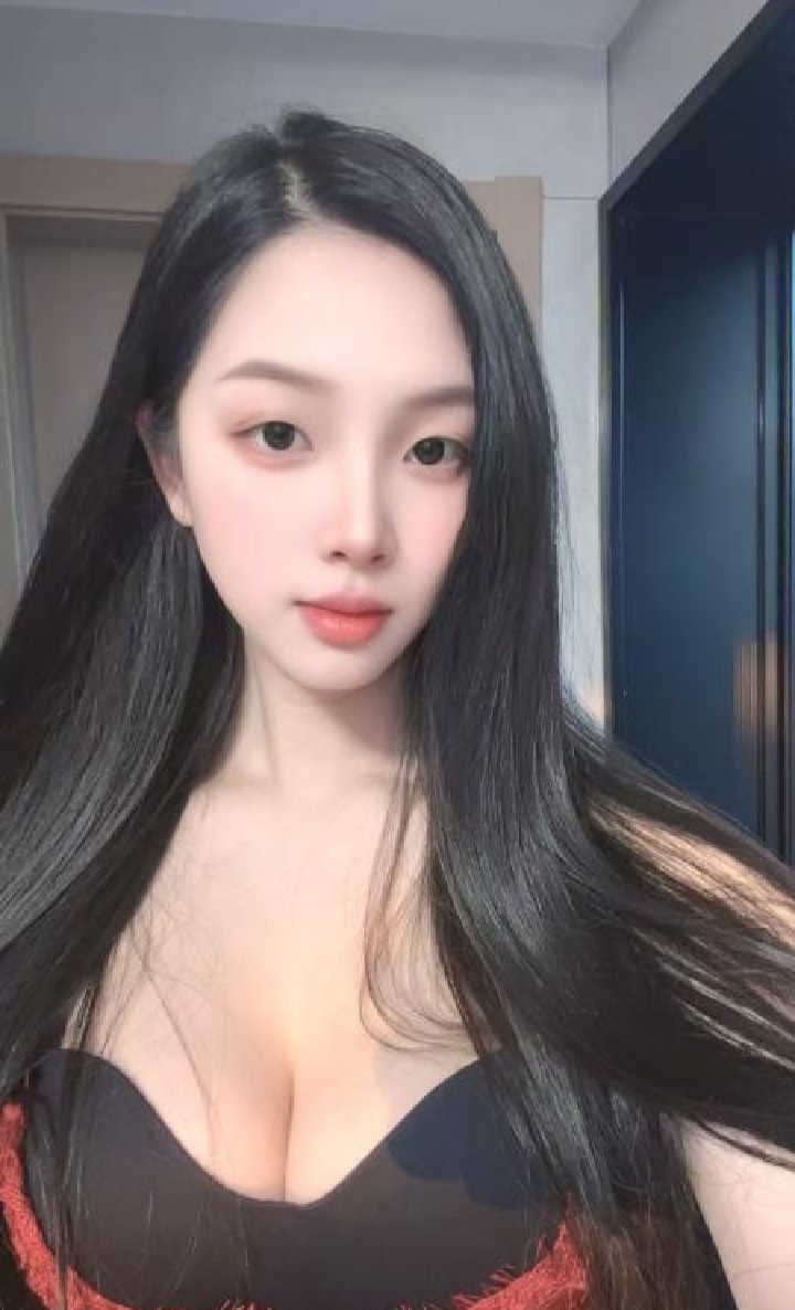 上城美乳尤物明媚儿